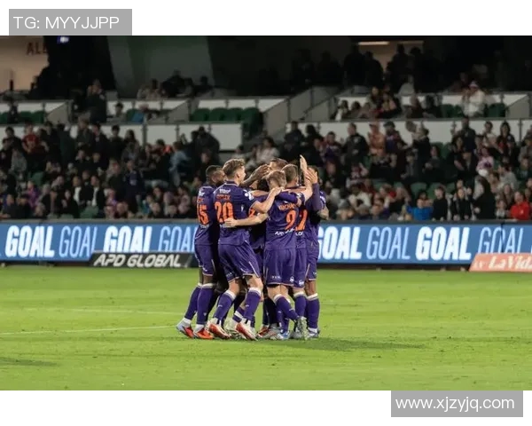 澳超激战珀斯光荣迎战悉尼队争夺关键三分之战 澳超激战珀斯光荣迎战悉尼队争夺关键三分之战